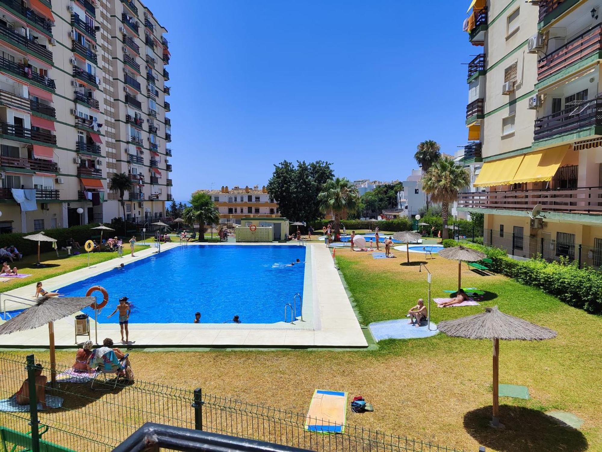 Modern Studio Naciones Lägenhet Benalmádena Exteriör bild